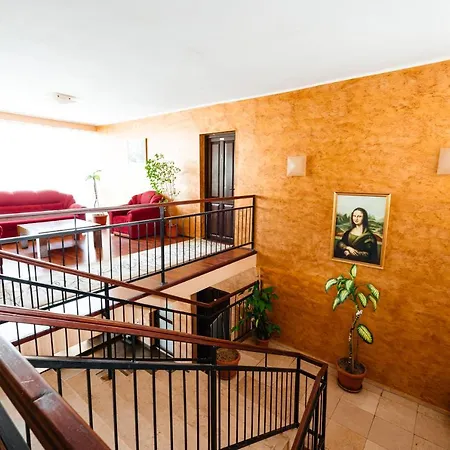 Pensiunea Casa Zanelor Floreşti